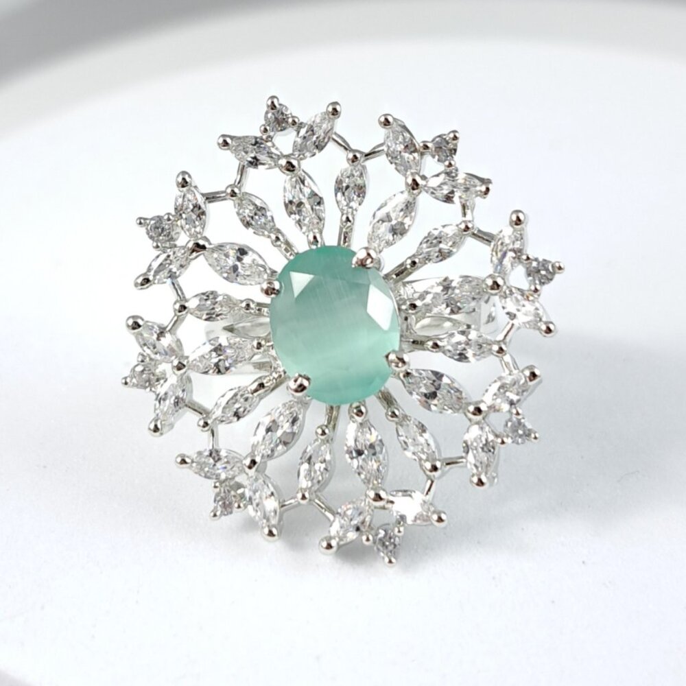 NWOT  Gorgeous Intricate Clear CZ and Mint Adjustable Ring